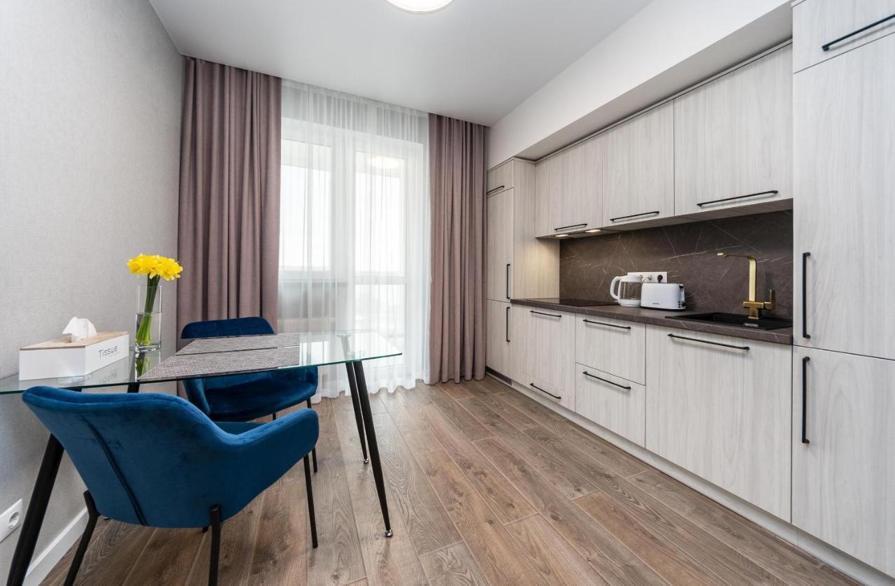 Квартира В Жк Лебединый, Ревуцкого 40 В, Метро Харьковская Позняки Kiev Exterior foto
