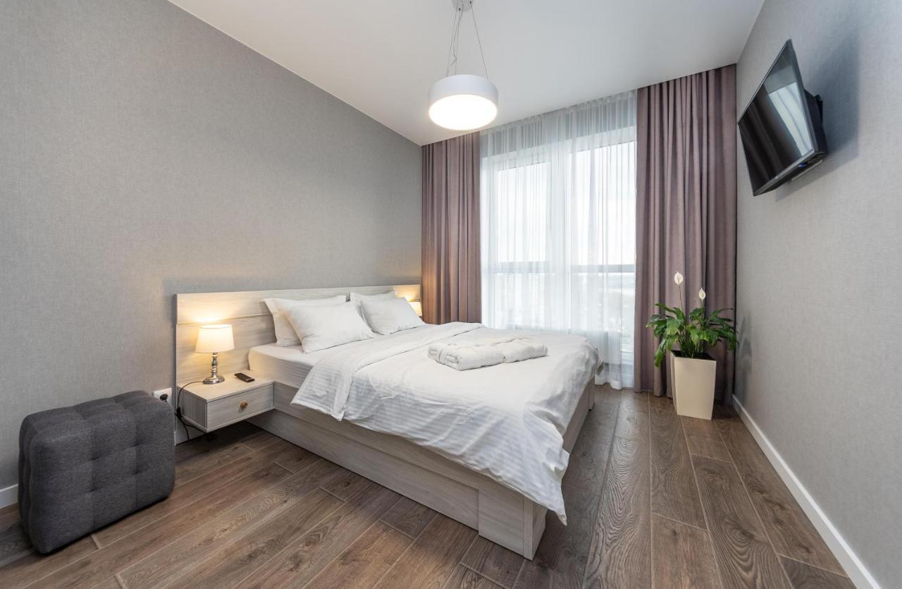 Квартира В Жк Лебединый, Ревуцкого 40 В, Метро Харьковская Позняки Kiev Exterior foto