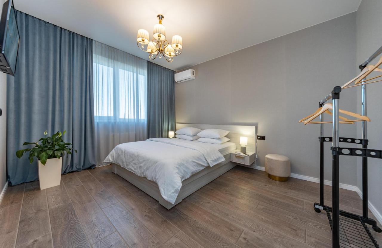 Квартира В Жк Лебединый, Ревуцкого 40 В, Метро Харьковская Позняки Kiev Exterior foto